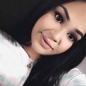 Meet your Posher, Adrianna